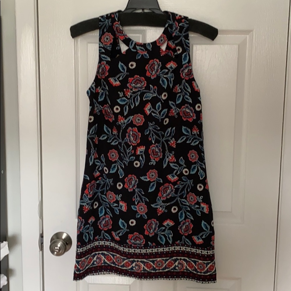 Hollister Cutout Shift Dress black patten